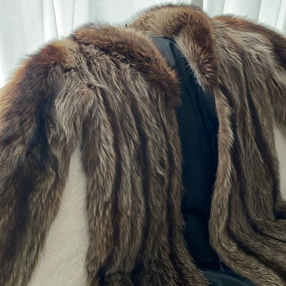 High Quality Vintage Women's Raccoon Ladies' Long Fur Coat - Size Small - Picture 5 of 17